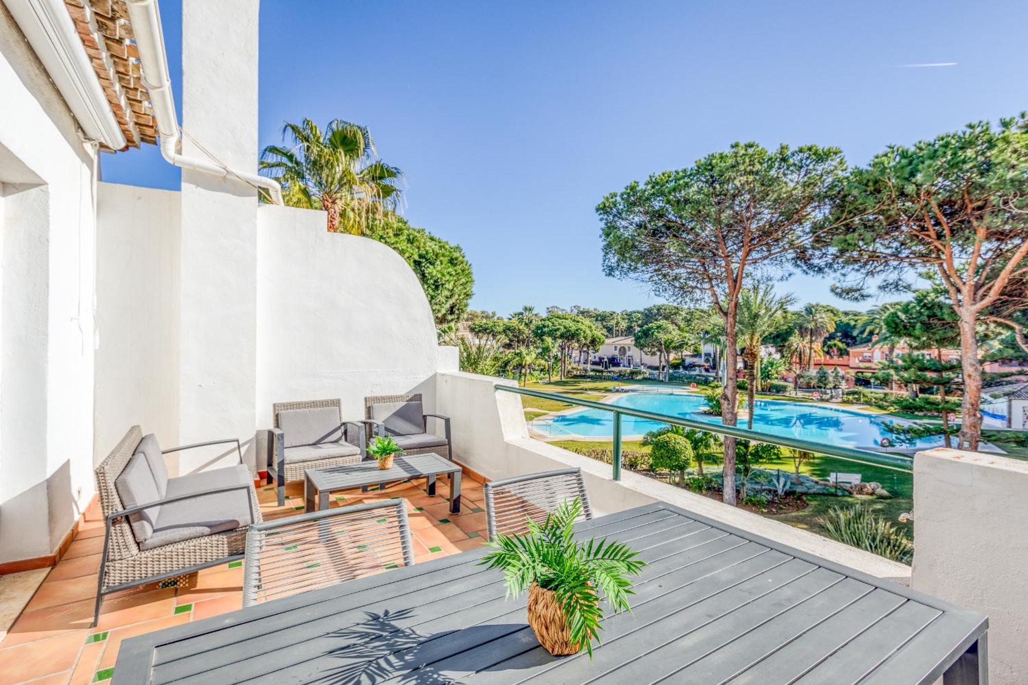 Апартаменты Life El Presidente Penthouse Pool View Эстепона Экстерьер фото